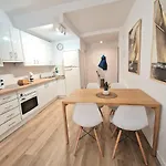 2 Bedroom In The Center Of