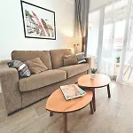 2 Bedroom In The Center Of דירה *